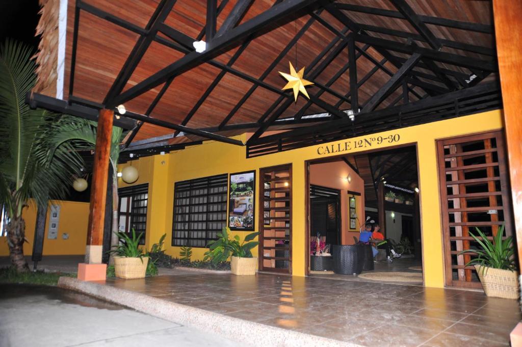 Hotel Amazon Bed And Breakfast เลติเซีย ภายนอก รูปภาพ
