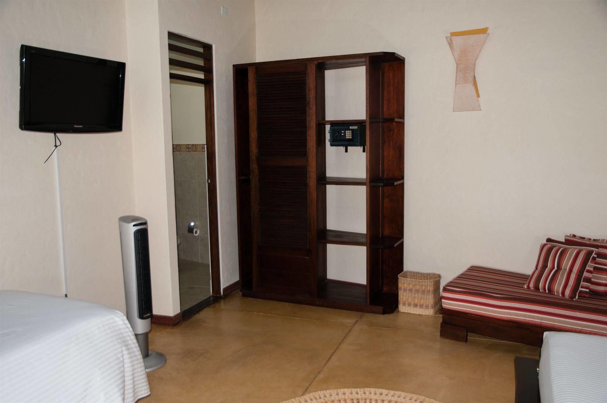 Hotel Amazon Bed And Breakfast เลติเซีย ภายนอก รูปภาพ