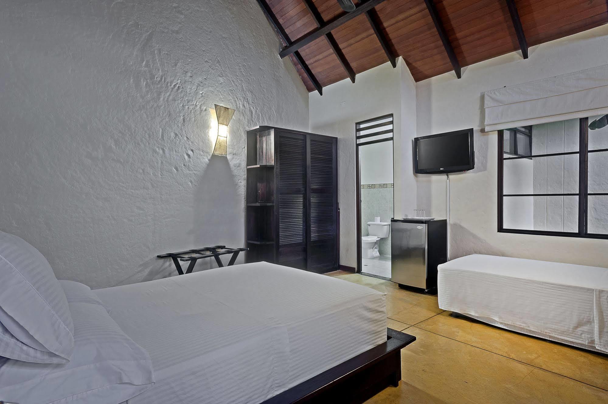 Hotel Amazon Bed And Breakfast เลติเซีย ภายนอก รูปภาพ